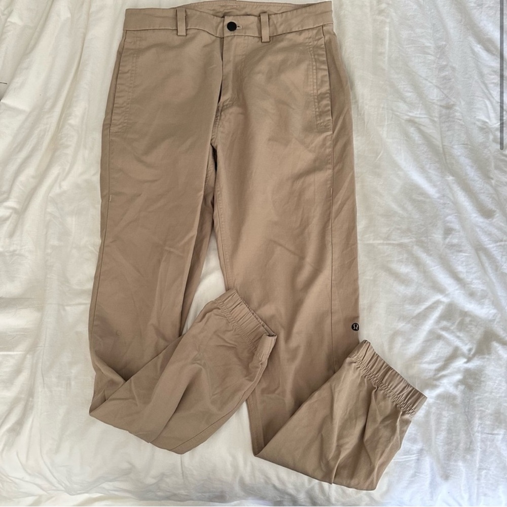 Men’s lululemon khaki joggers
